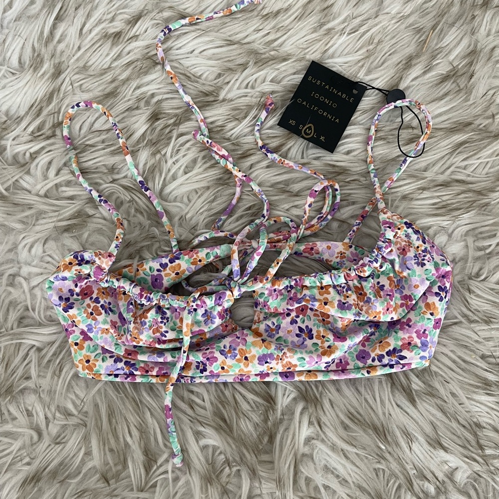 Medium Skatie Nashville Demi top NWT